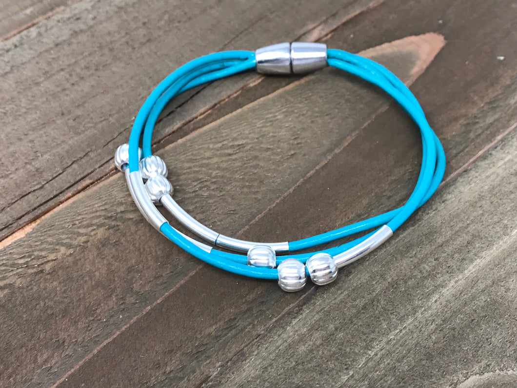Magnet Wrap Turquoise Blue