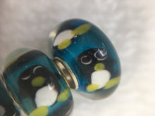 PENGUINS - European Lampwork PENGUIN Beads, BLACK & WHITE Quanity 1 Bead